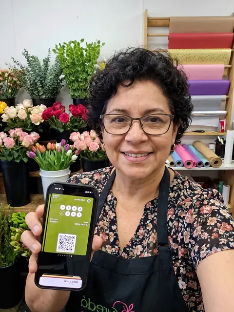 Florist: loyalty card on the phone