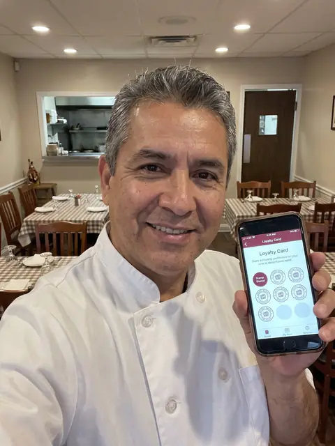 Restaurant: loyalty card on the phone